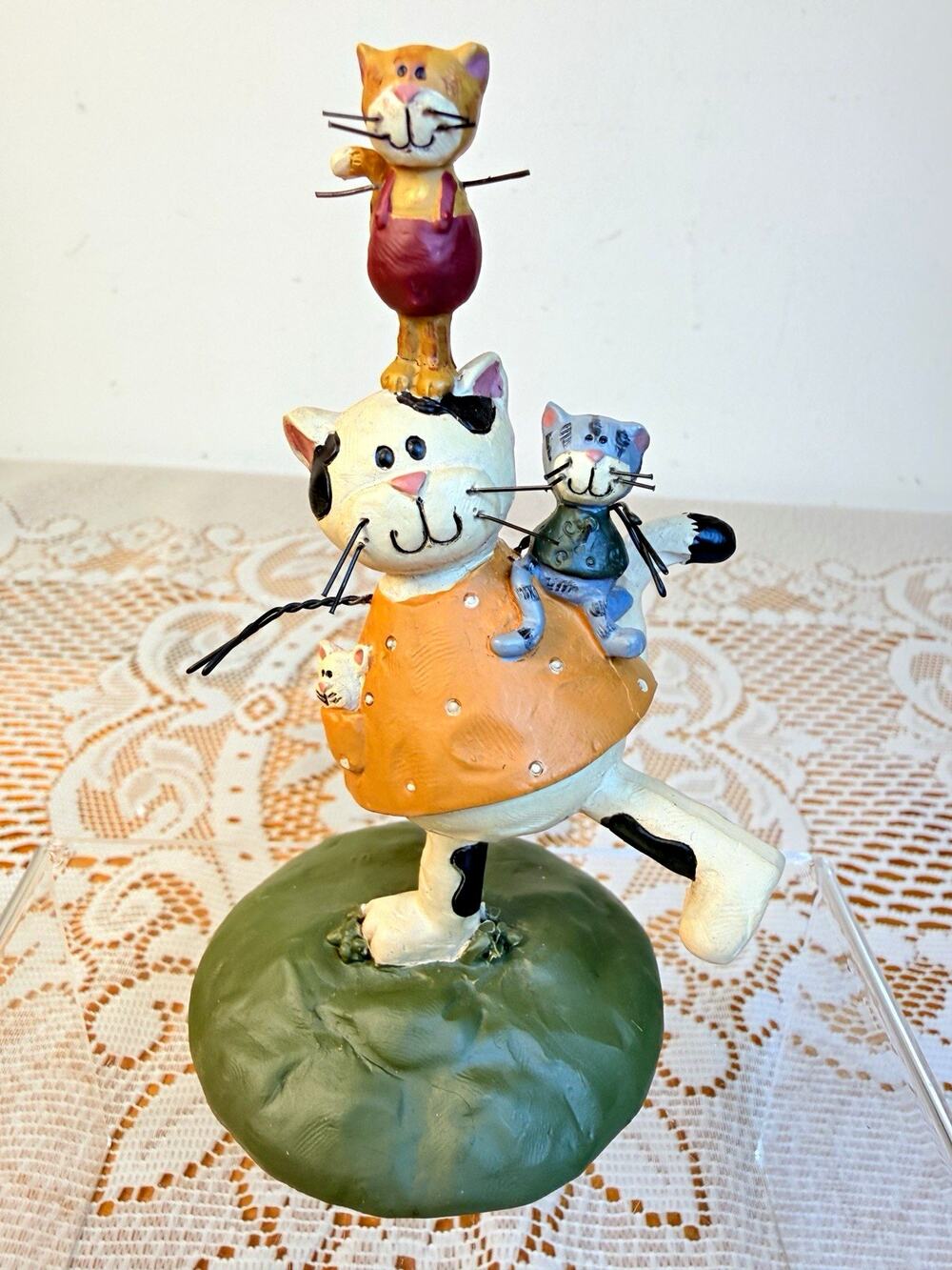 Blossom Bucket Pat Olsen Mother Resin Cat Figurine w/ Kittens on Head & Back.